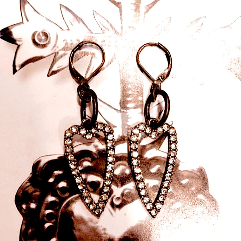HEART EARRINGS RHINESTONES ON HIPPIE WIRES    VINTAGE STYLE LONG HEART SHAPE NEW